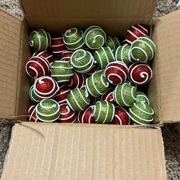 Set 40 mini decor balls. New - Picture 1 of 1